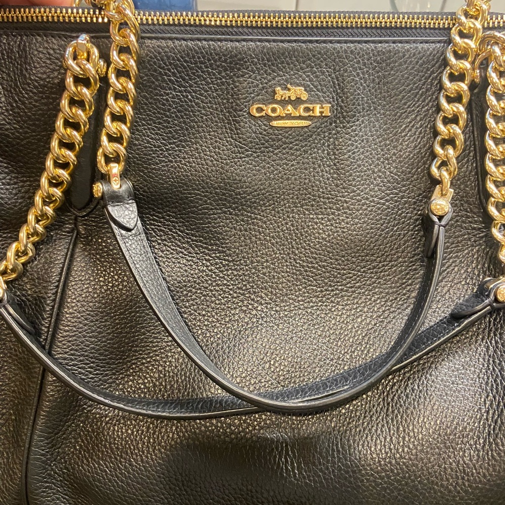 Coach leather handbag with gold chain accents - Picture 4 of 5